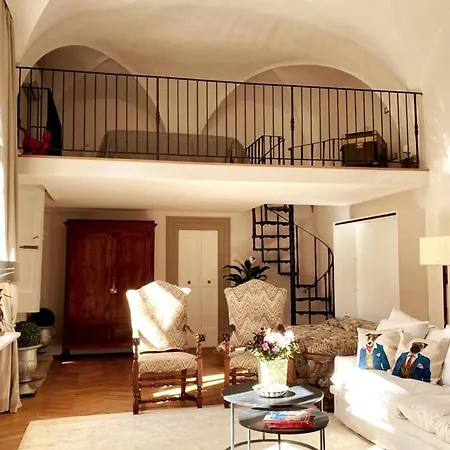 Apartman Hidden Gem With Private Gardin - Spacious 2br *