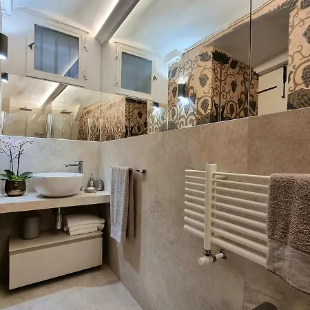 Apartman Hidden Gem With Private Gardin - Spacious 2br Firenze