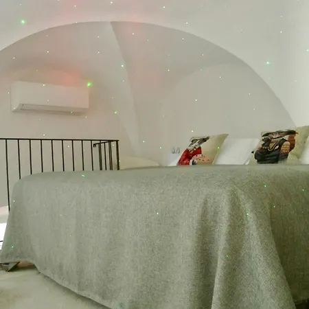 Apartment Hidden Gem With Private Gardin - Spacious 2br *